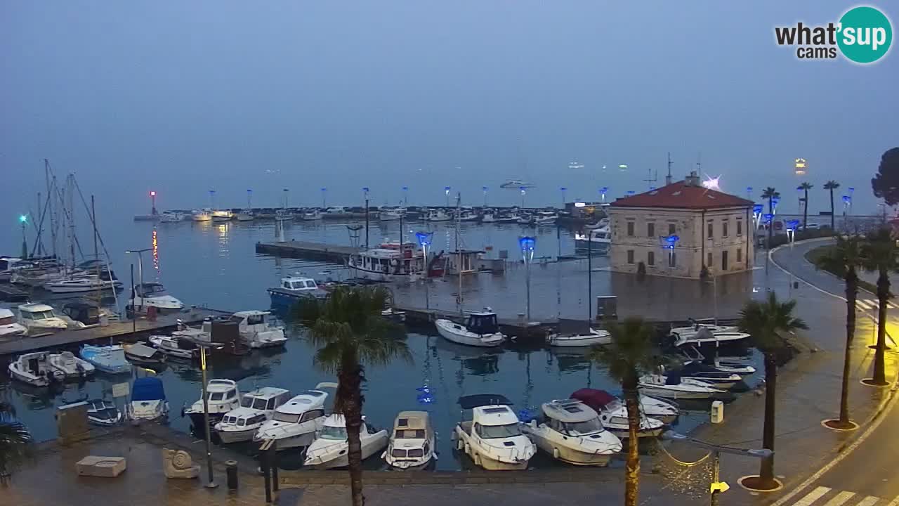 Webcam Koper – Panorama of the marina and promenade from the Grand Hotel Koper