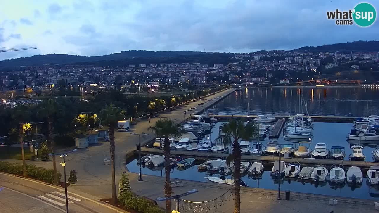 Camera en vivo Koper – puerto deportivo y paseo marítimo desde el Hotel Grand Koper