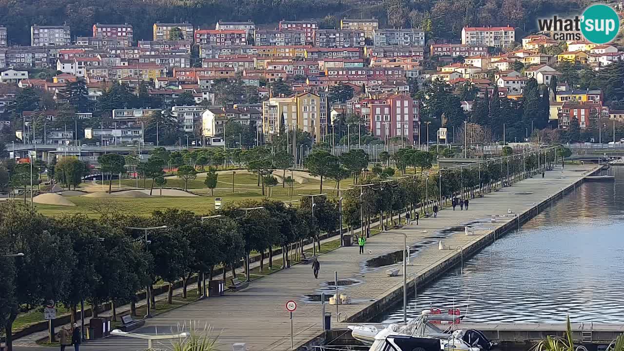 Spletna kamera Koper – Panorama na marino in promenado s Hotela Grand Koper