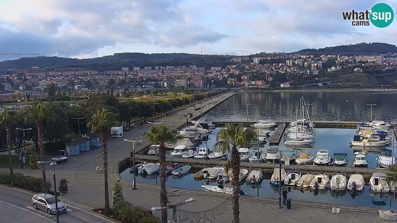 Luka Kopar uživo web kamera – Turistički terminal i teretna luka – Slovenija