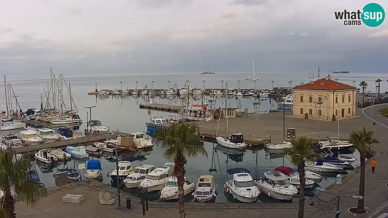 Webcam Koper – Panorama de la marina et de la promenade depuis le Grand Hotel Koper