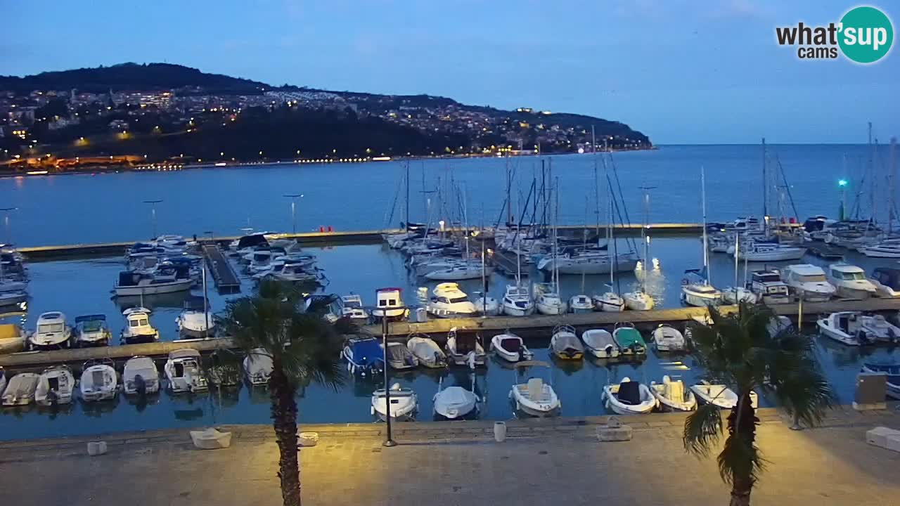 Camera en vivo Koper – puerto deportivo y paseo marítimo desde el Hotel Grand Koper