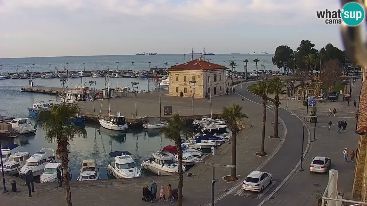 Webcam Koper – Panorama of the marina and promenade from the Grand Hotel Koper