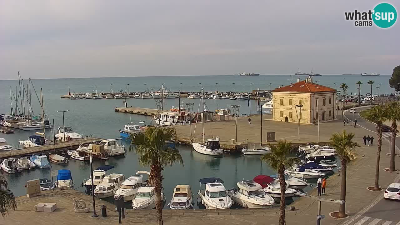 Webcam Koper – Panorama des Jachthafens und der Promenade vom Hotel Grand Koper