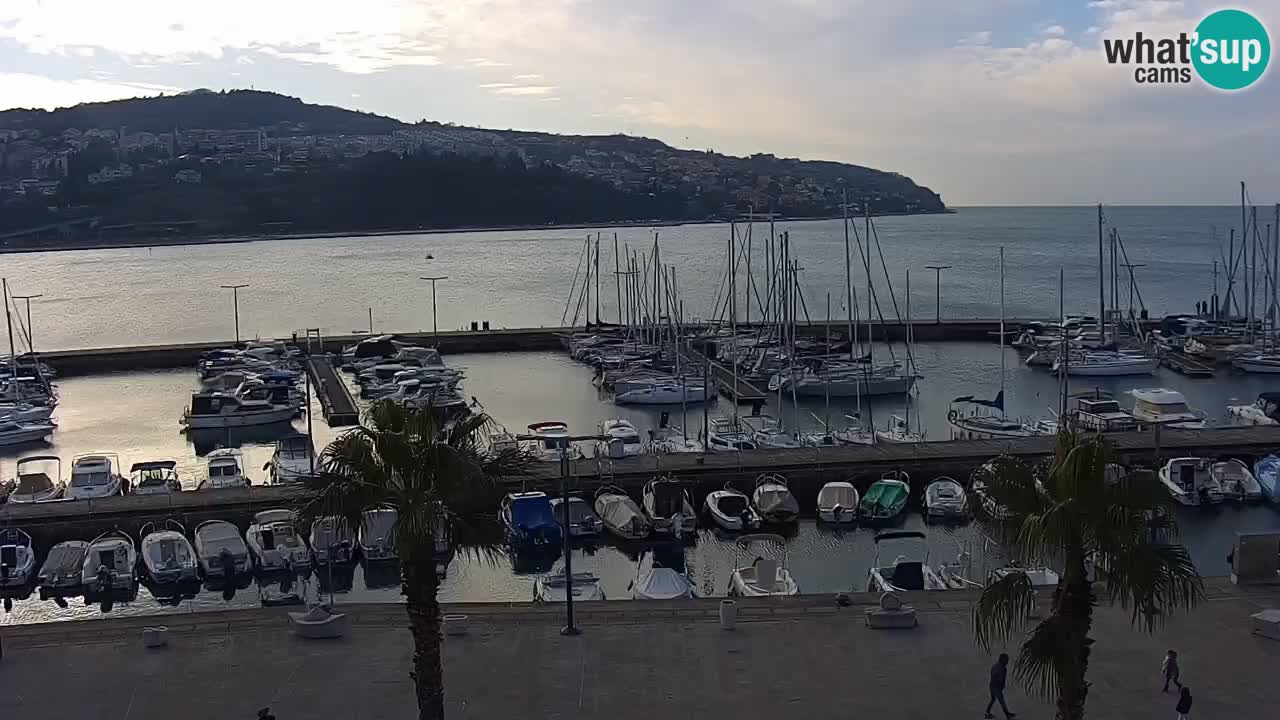 Spletna kamera Koper – Panorama na marino in promenado s Hotela Grand Koper