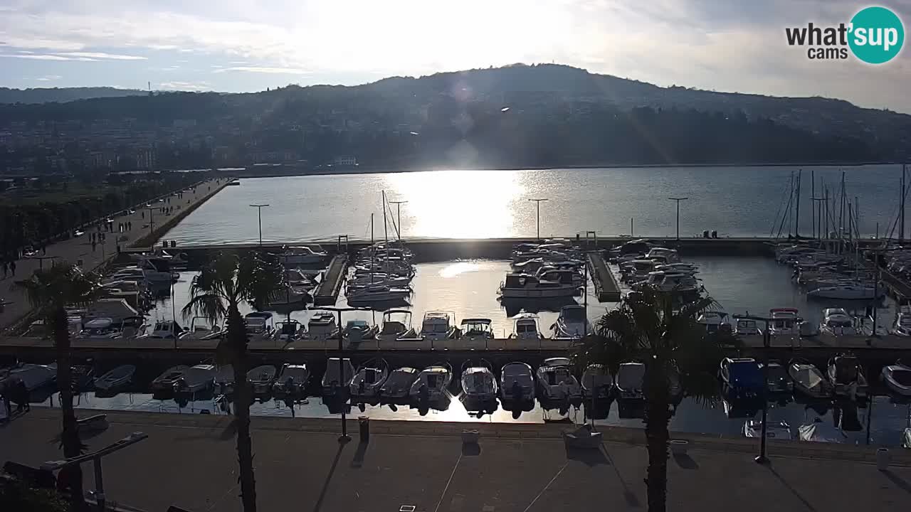 Camera en vivo Koper – puerto deportivo y paseo marítimo desde el Hotel Grand Koper