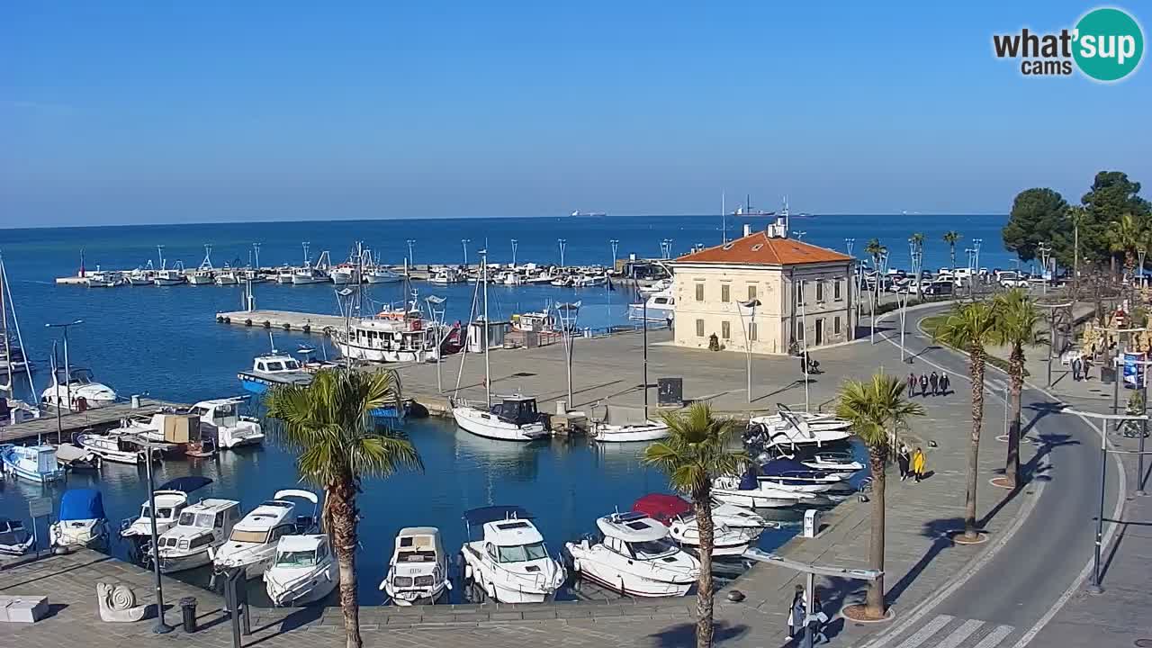 Webcam Koper – Panorama des Jachthafens und der Promenade vom Hotel Grand Koper