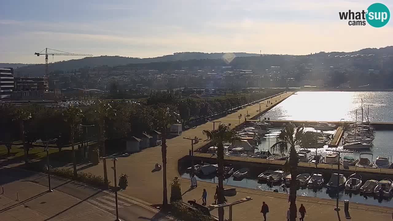 Webcam en direct du port de Koper – port de croisière et de fret – Slovénie