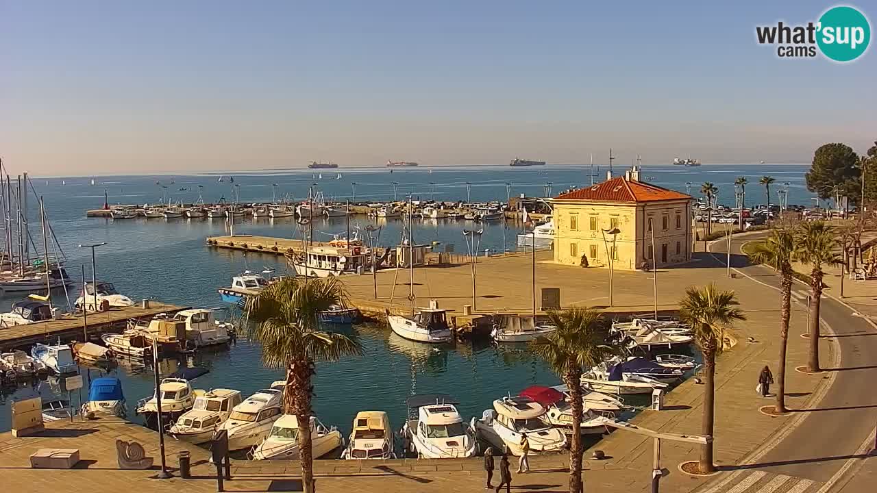 Webcam Koper – Panorama des Jachthafens und der Promenade vom Hotel Grand Koper