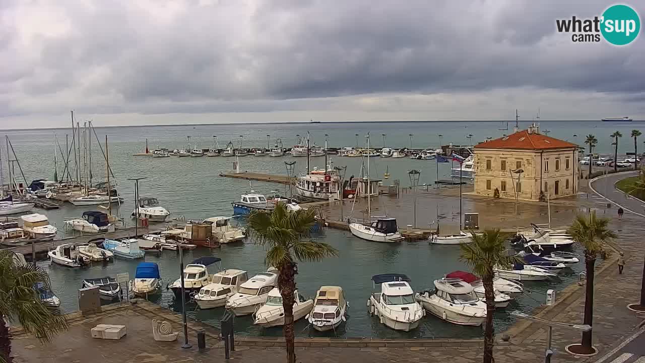 Webcam Koper – Panorama des Jachthafens und der Promenade vom Hotel Grand Koper