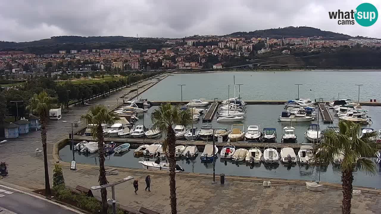 Webcam en direct du port de Koper – port de croisière et de fret – Slovénie