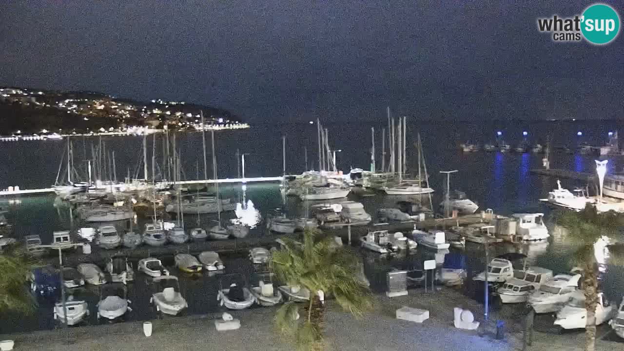 Webcam Koper – Panorama des Jachthafens und der Promenade vom Hotel Grand Koper