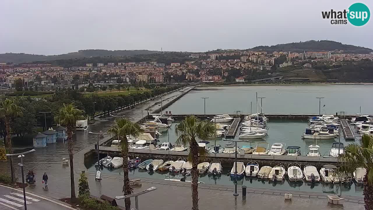 Webcam Koper – Panorama de la marina et de la promenade depuis le Grand Hotel Koper