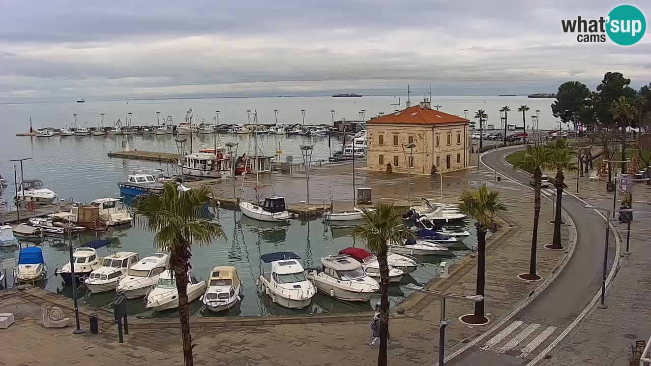 Webcam Koper – Panorama of the marina and promenade from the Grand Hotel Koper