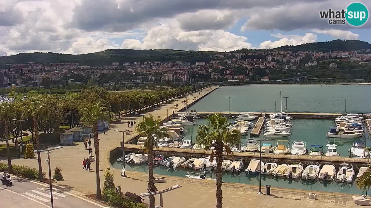 Spletna kamera Koper – Panorama na marino in promenado s Hotela Grand Koper