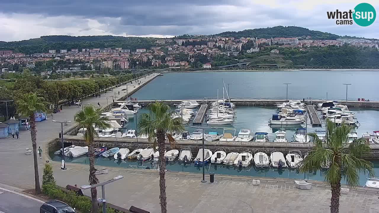 Luka Kopar uživo web kamera – Turistički terminal i teretna luka – Slovenija