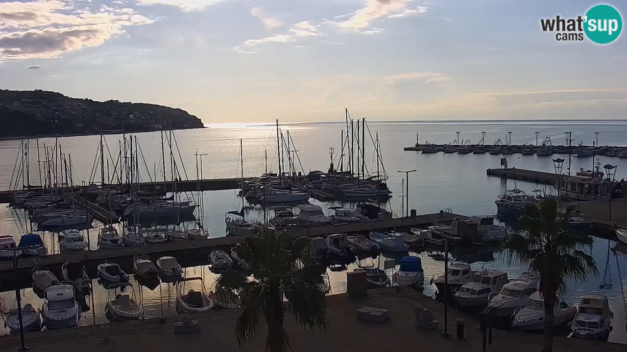 Webcam Koper – Panorama des Jachthafens und der Promenade vom Hotel Grand Koper
