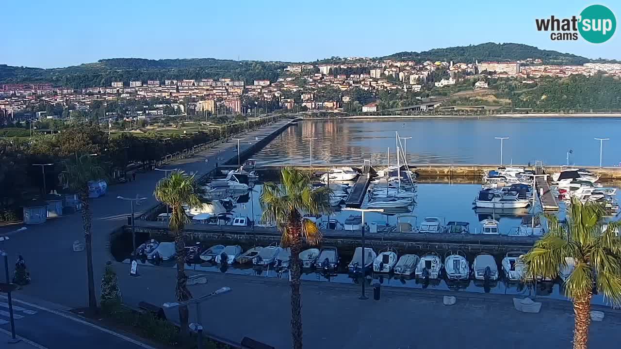 Webcam Koper – Panorama des Jachthafens und der Promenade vom Hotel Grand Koper