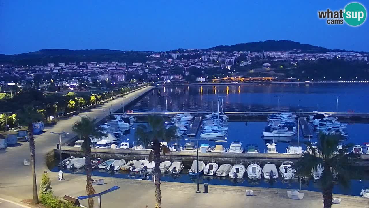 Camera en vivo Koper – puerto deportivo y paseo marítimo desde el Hotel Grand Koper