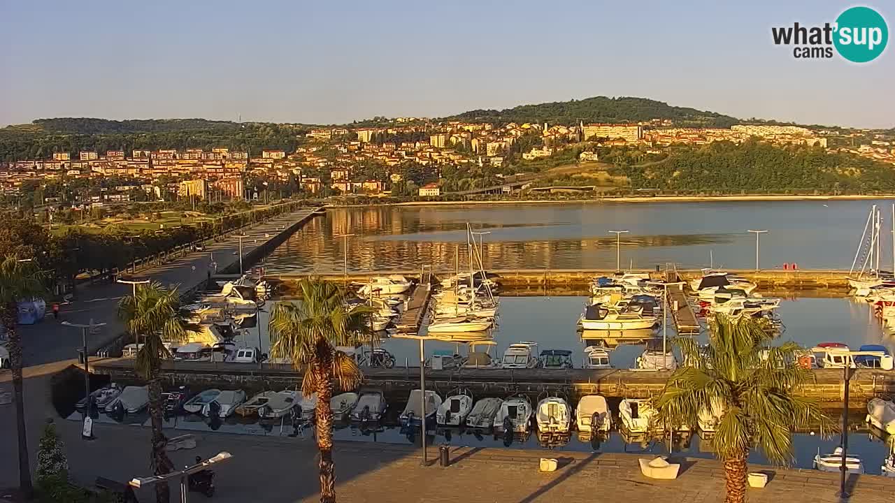 Webcam en direct du port de Koper – port de croisière et de fret – Slovénie