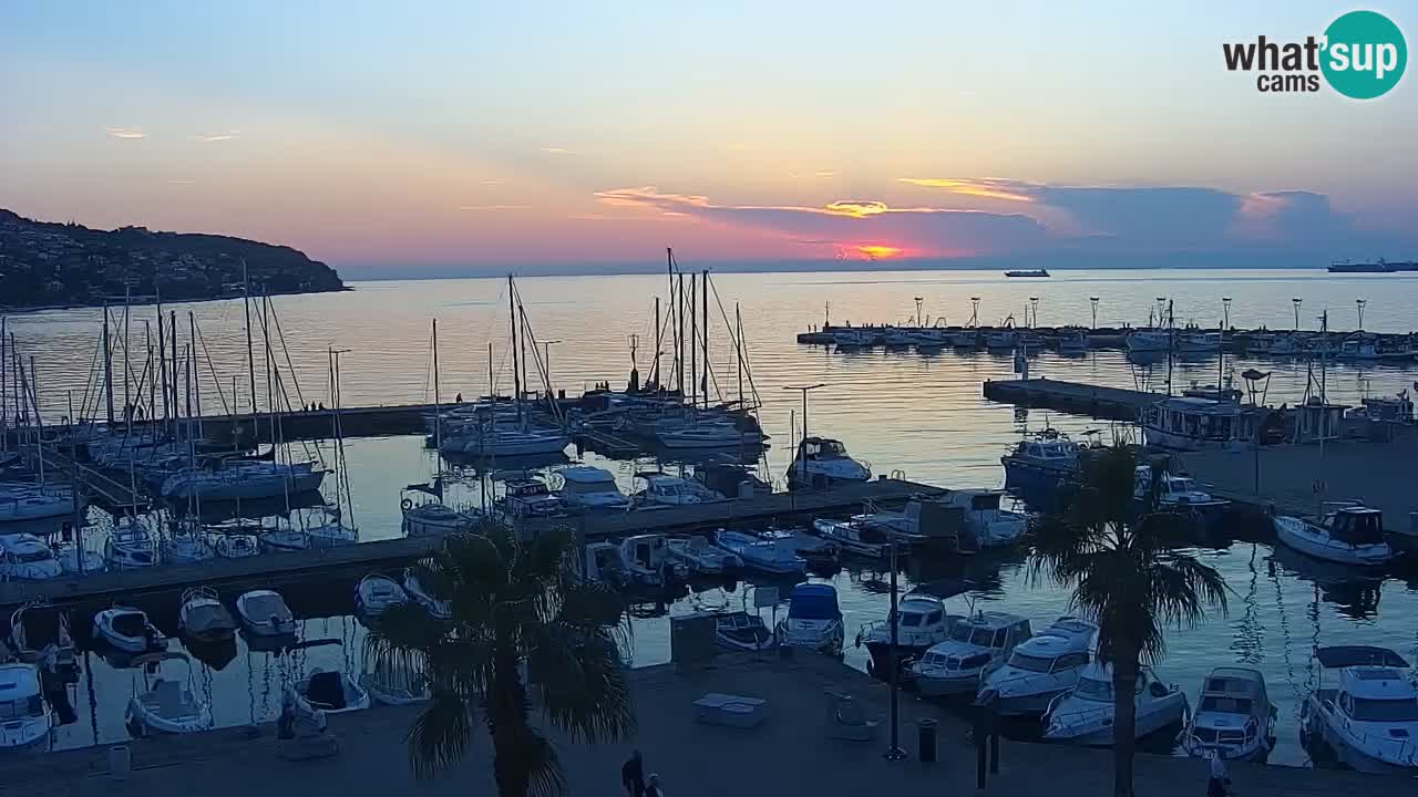 Camera en vivo Koper – puerto deportivo y paseo marítimo desde el Hotel Grand Koper