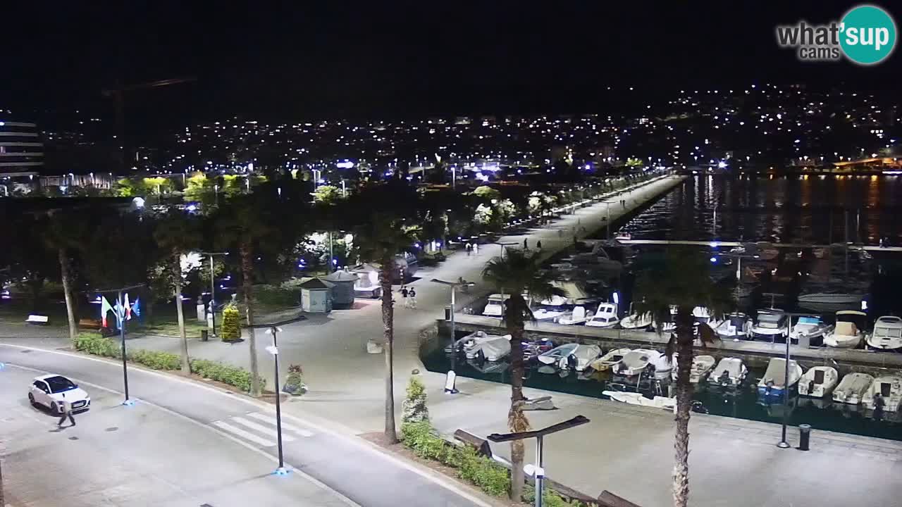 Spletna kamera Luka Koper v živo – Potniški terminal in tovorno pristanišče – Slovenija