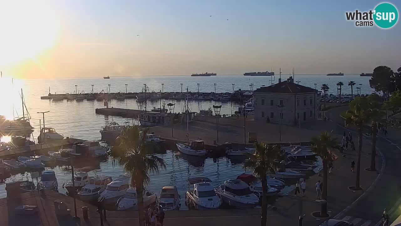 Webcam Koper – Panorama de la marina et de la promenade depuis le Grand Hotel Koper