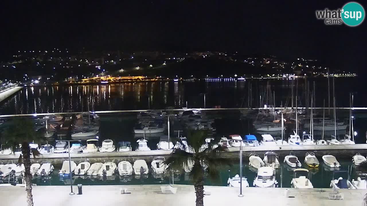 Spletna kamera Luka Koper v živo – Potniški terminal in tovorno pristanišče – Slovenija