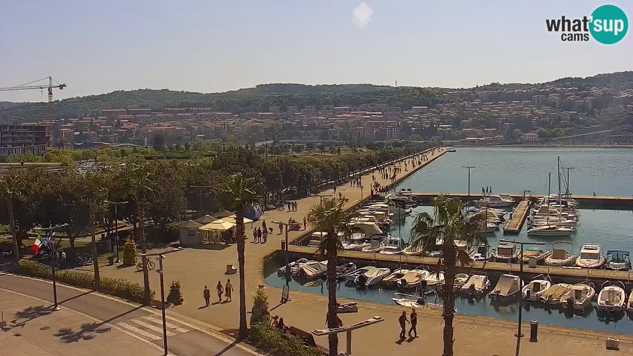 Luka Kopar uživo web kamera – Turistički terminal i teretna luka – Slovenija