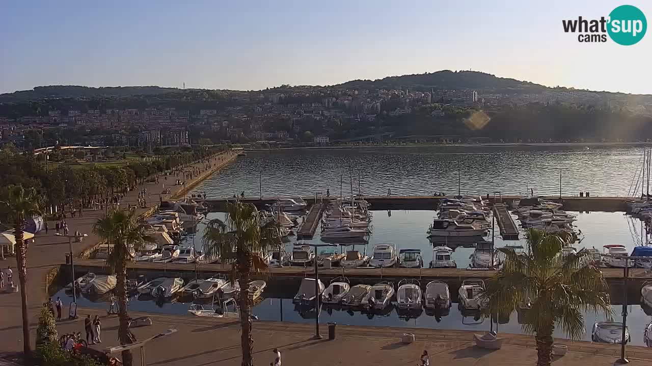 Webcam Koper – Panorama de la marina et de la promenade depuis le Grand Hotel Koper