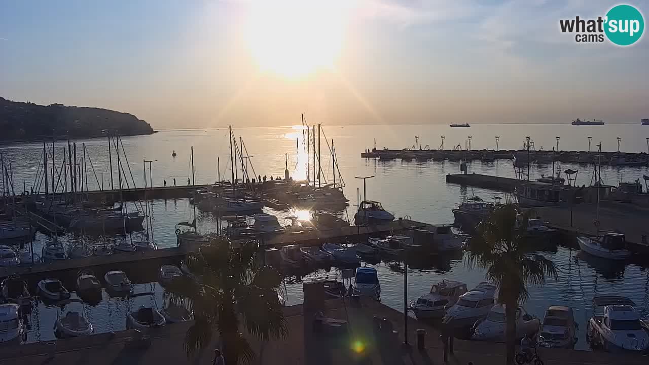 Webcam en direct du port de Koper – port de croisière et de fret – Slovénie