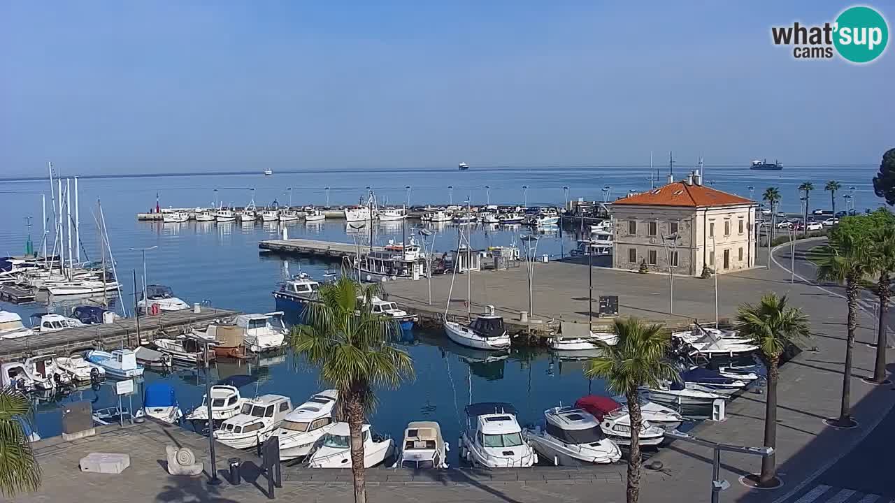 Webcam Koper – Panorama des Jachthafens und der Promenade vom Hotel Grand Koper