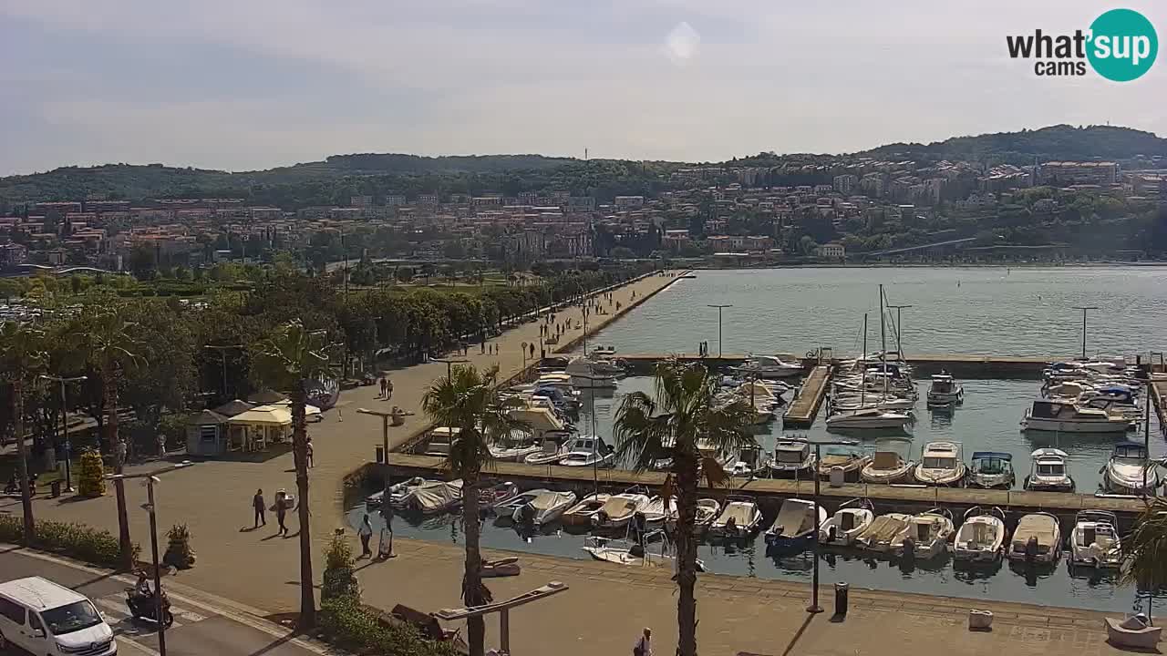 Webcam Koper – Panorama des Jachthafens und der Promenade vom Hotel Grand Koper
