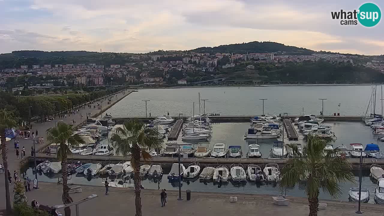 Camera en vivo Koper – puerto deportivo y paseo marítimo desde el Hotel Grand Koper