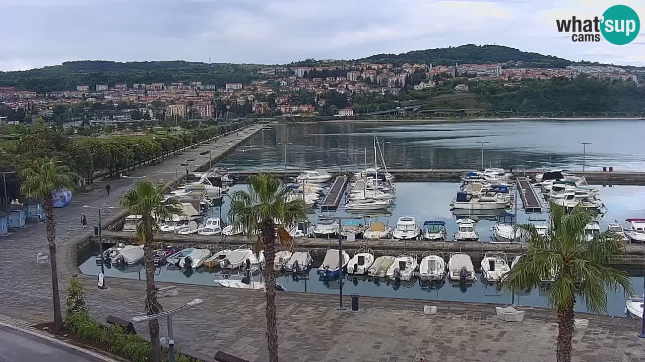 Webcam Koper – Panorama des Jachthafens und der Promenade vom Hotel Grand Koper