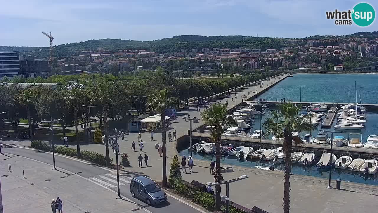 Luka Kopar uživo web kamera – Turistički terminal i teretna luka – Slovenija