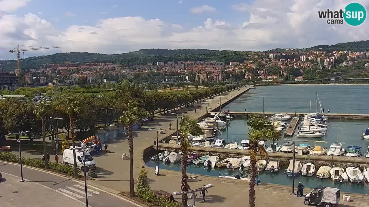 Webcam Koper – Panorama des Jachthafens und der Promenade vom Hotel Grand Koper