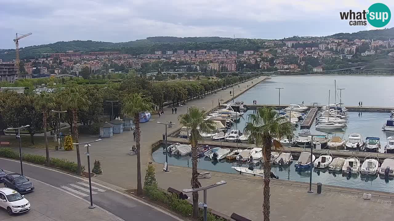 Webcam Koper – Panorama des Jachthafens und der Promenade vom Hotel Grand Koper