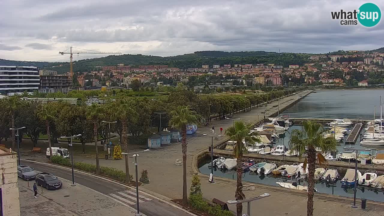 Spletna kamera Koper – Panorama na marino in promenado s Hotela Grand Koper