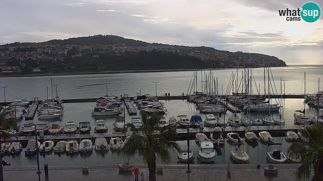 Spletna kamera Koper – Panorama na marino in promenado s Hotela Grand Koper