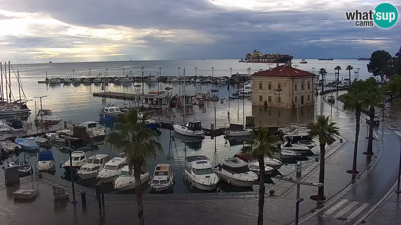 Webcam Capodistria – marina e lungo mare dall’Hotel Grand Koper