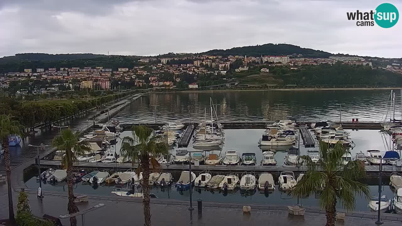 Luka Kopar uživo web kamera – Turistički terminal i teretna luka – Slovenija
