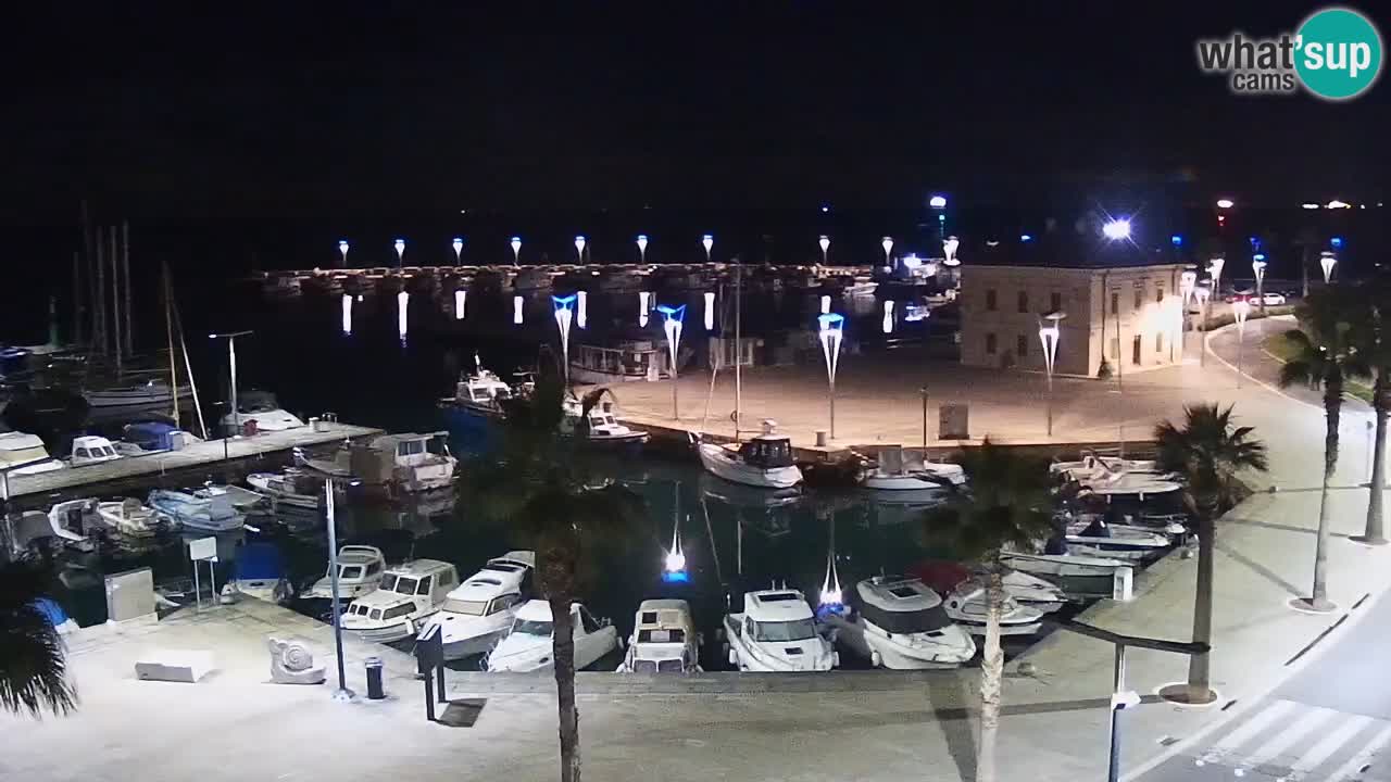 Spletna kamera Luka Koper v živo – Potniški terminal in tovorno pristanišče – Slovenija