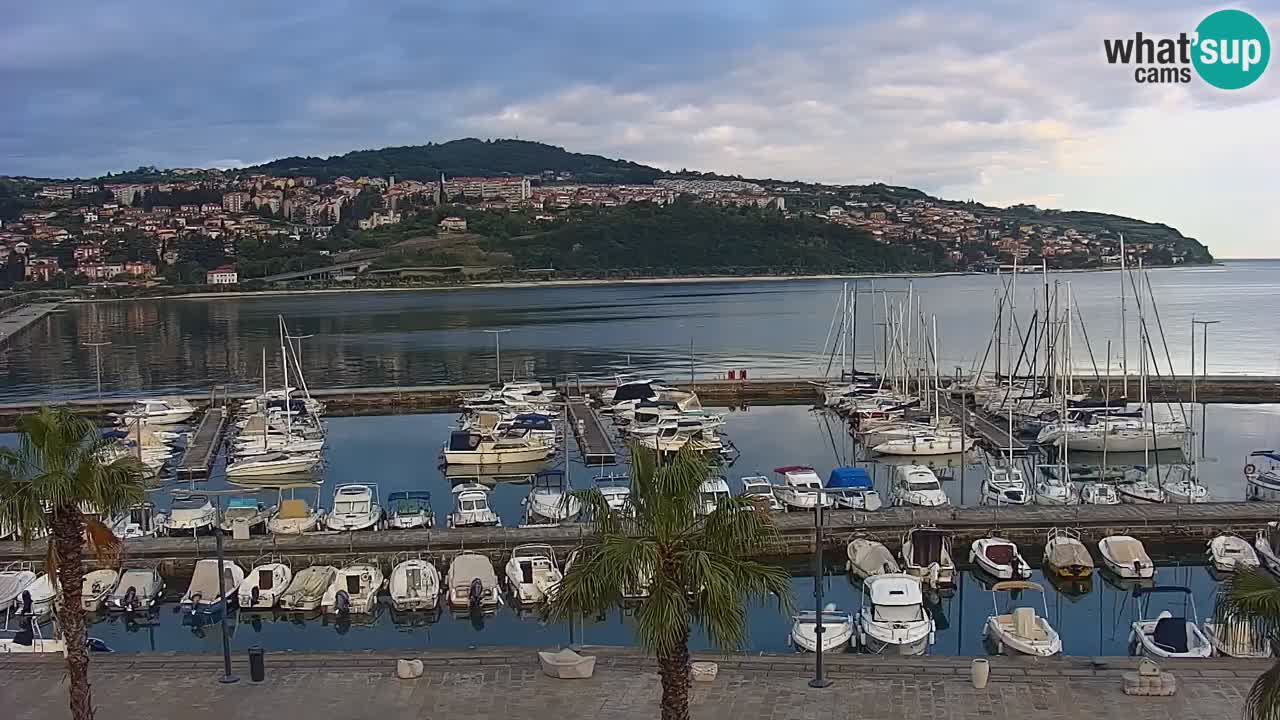 Webcam Koper – Panorama des Jachthafens und der Promenade vom Hotel Grand Koper