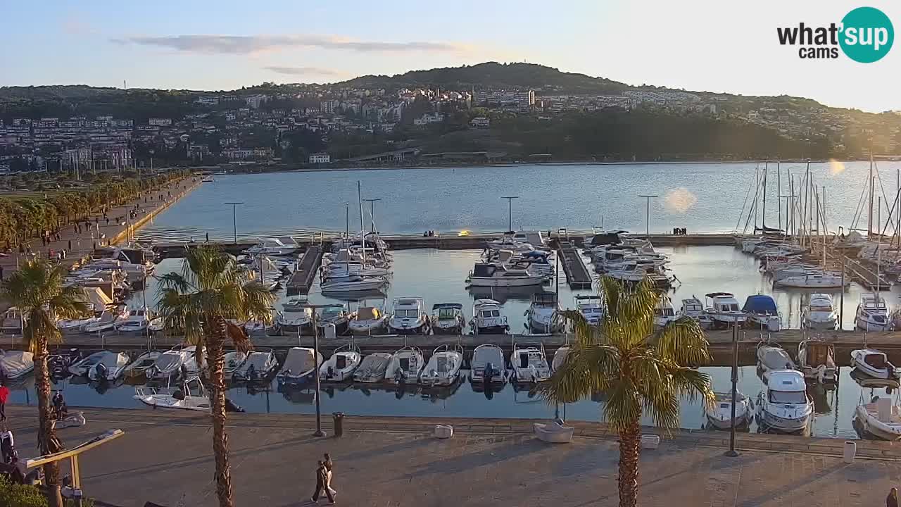 Webcam Koper – Panorama de la marina et de la promenade depuis le Grand Hotel Koper