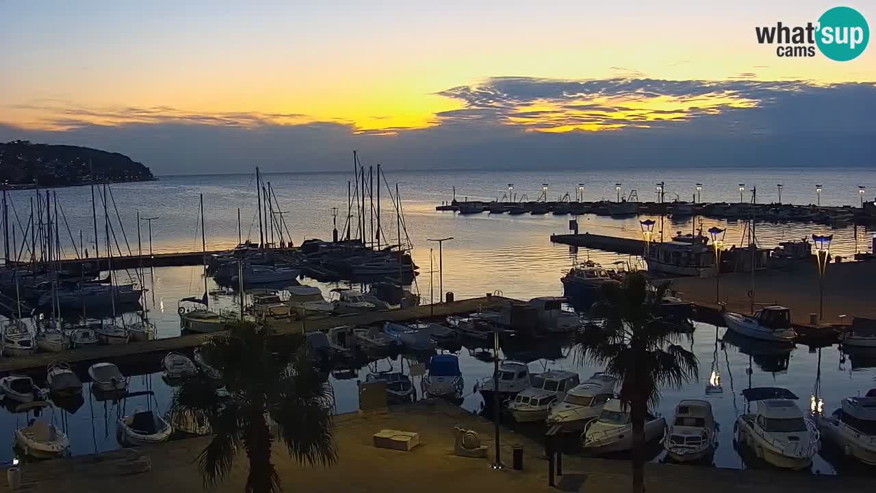 Webcam Koper – Panorama of the marina and promenade from the Grand Hotel Koper