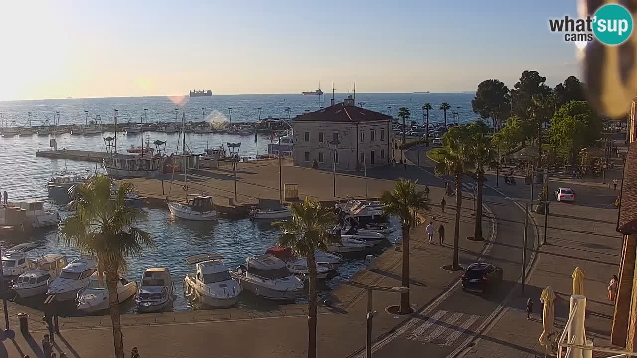 Webcam en direct du port de Koper – port de croisière et de fret – Slovénie