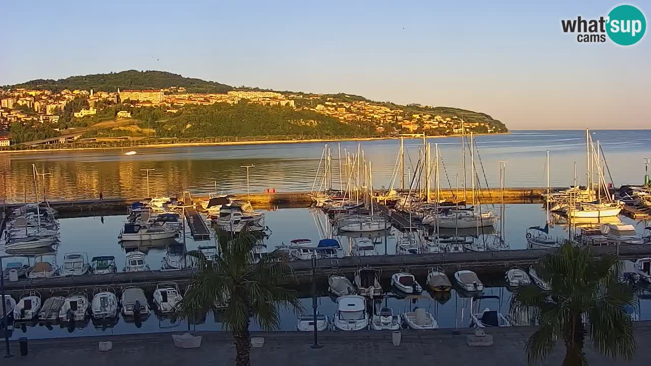 Spletna kamera Koper – Panorama na marino in promenado s Hotela Grand Koper