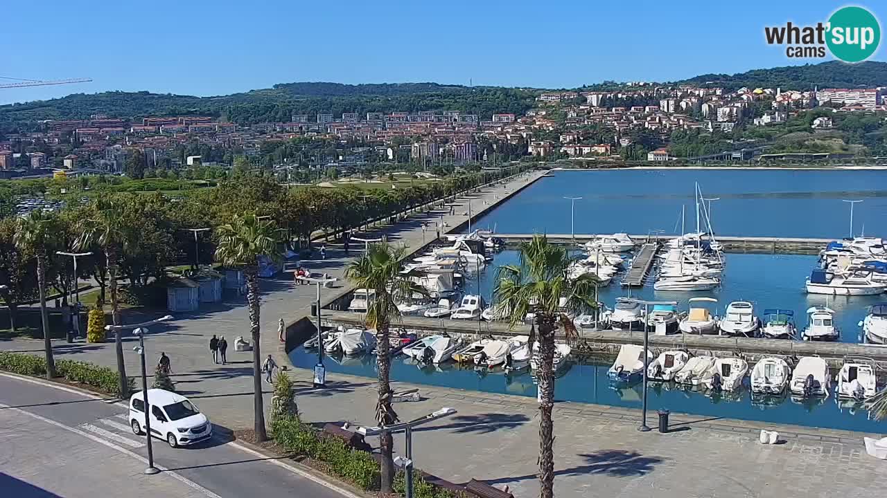 Webcam Koper – Panorama des Jachthafens und der Promenade vom Hotel Grand Koper