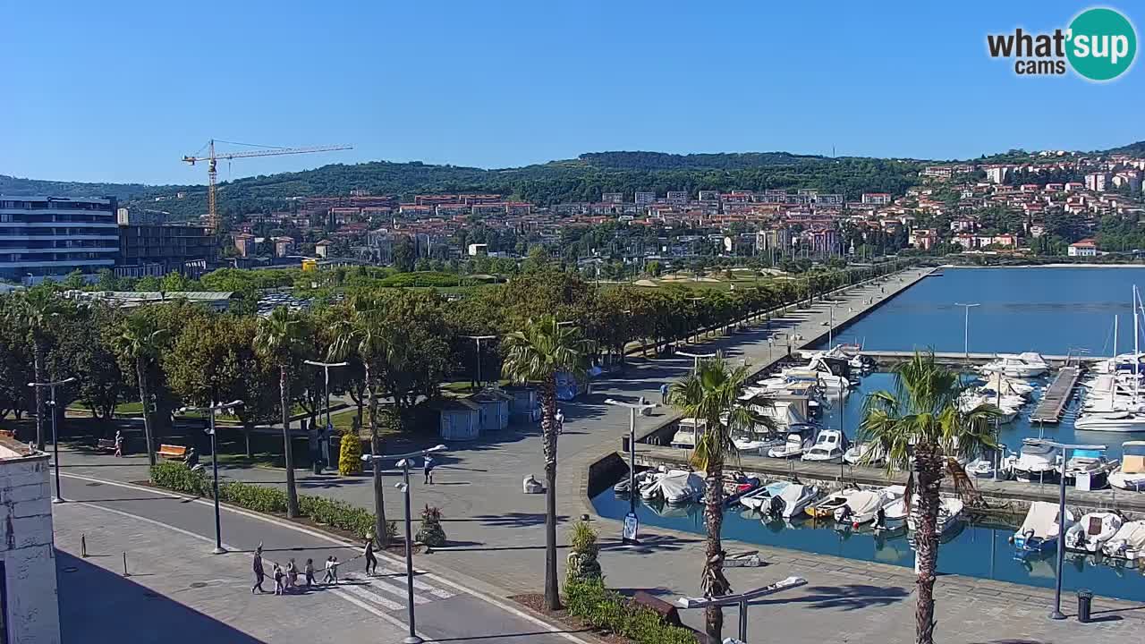 Luka Kopar uživo web kamera – Turistički terminal i teretna luka – Slovenija